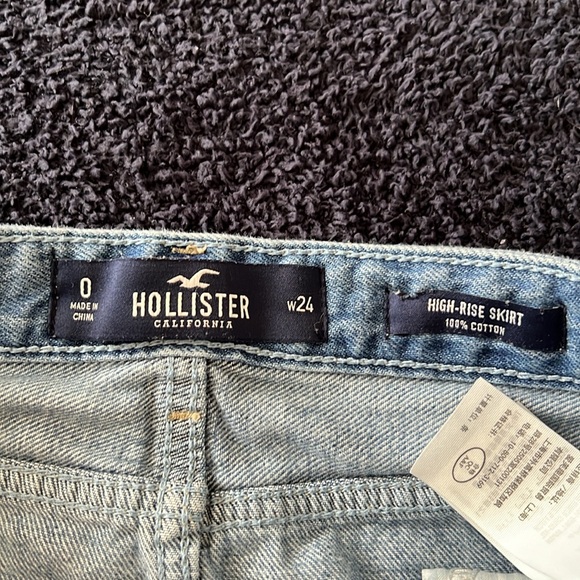Hollister denim mini skirt in size 0/24 - Picture 3 of 3